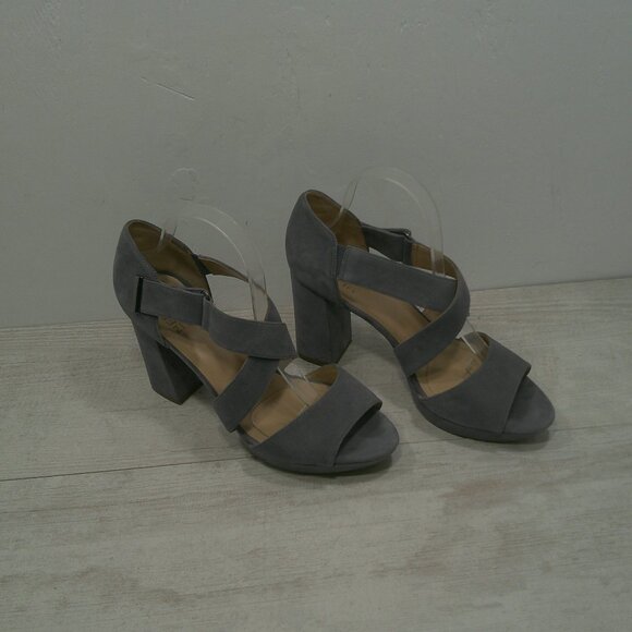 Sexy Naturalizer Adrie Retro Strappy Gray Suede High Block Heel Size 10 W | Wide - Picture 11 of 14